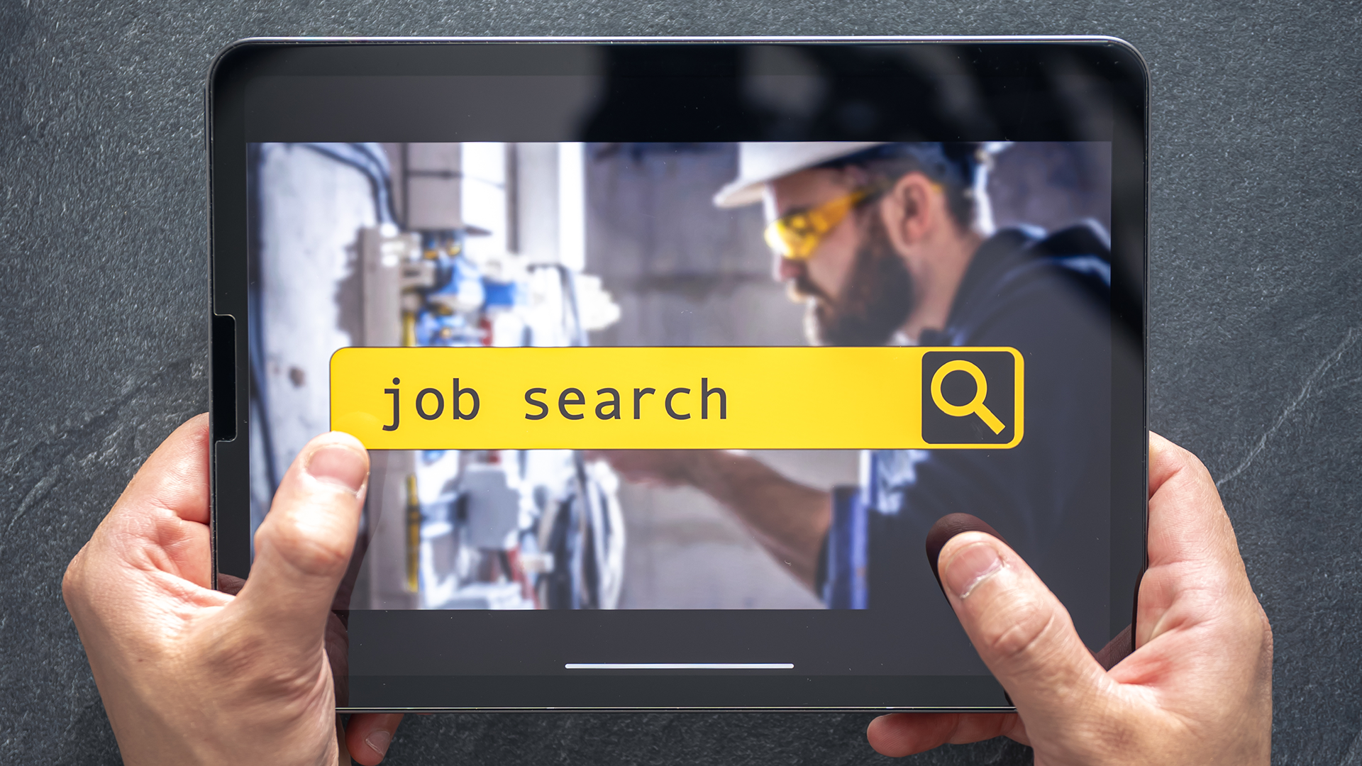 كيف تبحث بذكاء عن عمل مناسب وأجر عالٍ مقدمة