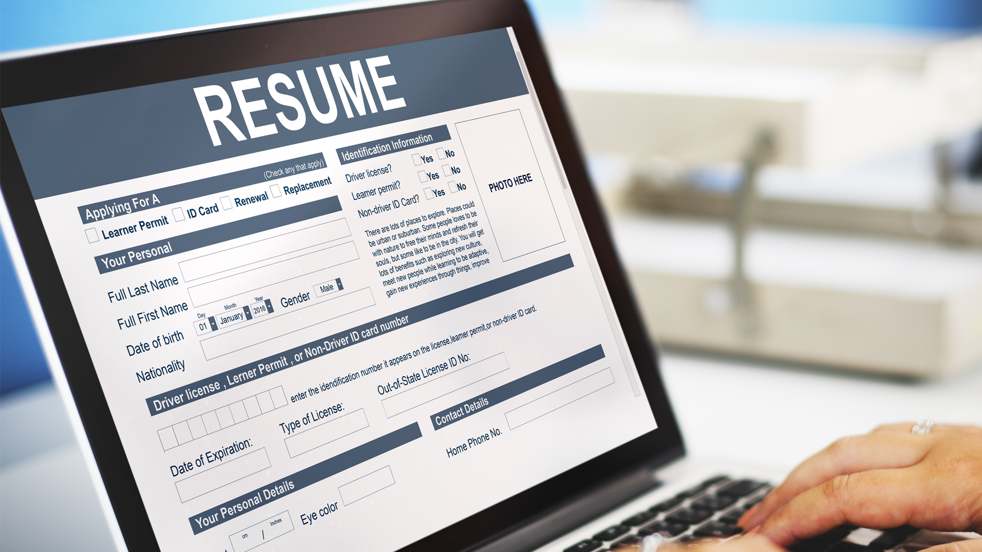 تعلّم الطريقة الصحيحة لكتابة سيرة ذاتية احترافية تزيد فرص قبولك في الوظائف. اكتشف خطوات إعداد CV ناجح، أهم الأخطاء التي يجب تجنبها، ونصائح الخبراء لجذب انتباه أصحاب العمل.